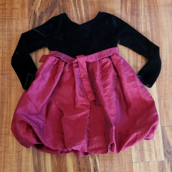 Girl's Christmas Dress black velvety and maroonish red George size 5 - Picture 2 of 2